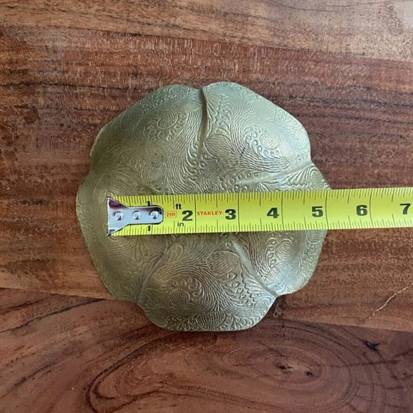 Vintage Handpainted Iris  Flowers on Solid Brass Trinket Dish - Picture 10 of 12